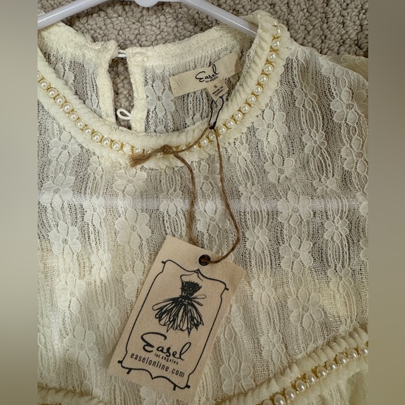 NWT Cream Lace Top With Pearl Trim - Picture 11 of 14